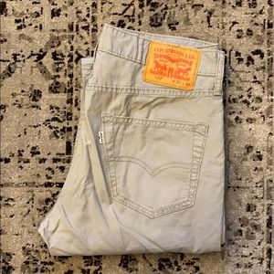 Levi’s 522 Slim Tapered Chinos in Grey